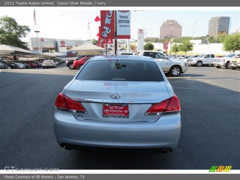 Classic Silver Metallic / Ivory 2011 Toyota Avalon Limited