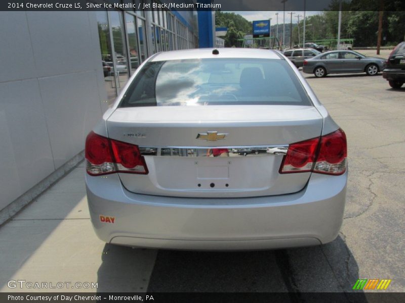 Silver Ice Metallic / Jet Black/Medium Titanium 2014 Chevrolet Cruze LS
