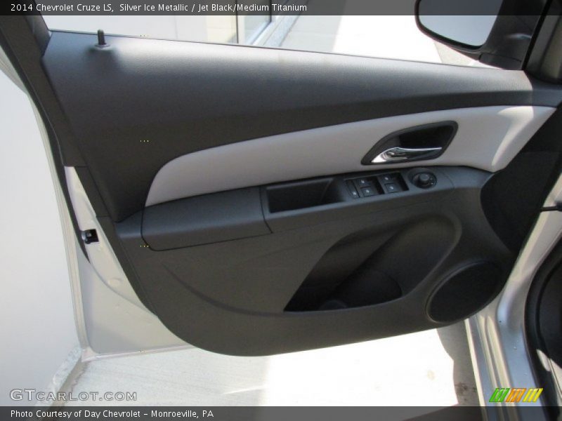 Silver Ice Metallic / Jet Black/Medium Titanium 2014 Chevrolet Cruze LS