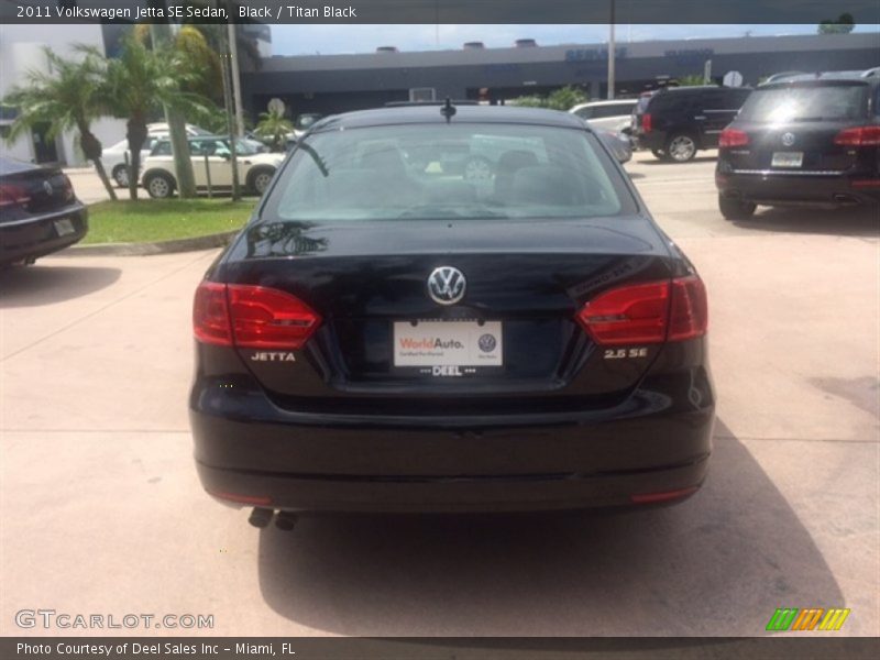 Black / Titan Black 2011 Volkswagen Jetta SE Sedan