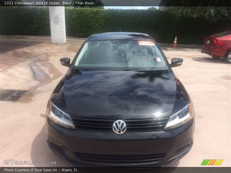 Black / Titan Black 2011 Volkswagen Jetta SE Sedan