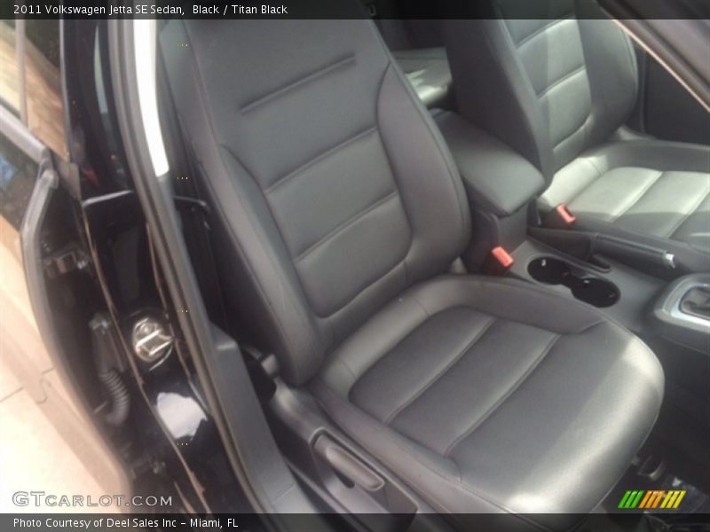 Black / Titan Black 2011 Volkswagen Jetta SE Sedan