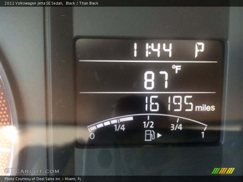Black / Titan Black 2011 Volkswagen Jetta SE Sedan