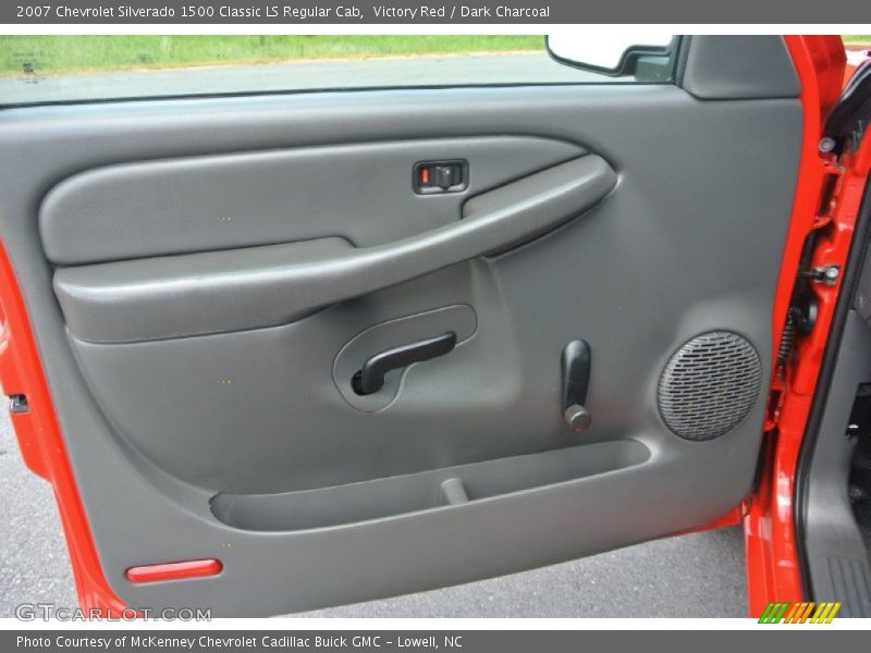 Victory Red / Dark Charcoal 2007 Chevrolet Silverado 1500 Classic LS Regular Cab