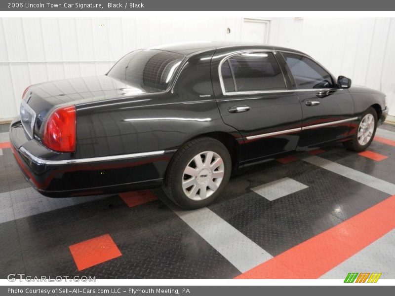 Black / Black 2006 Lincoln Town Car Signature