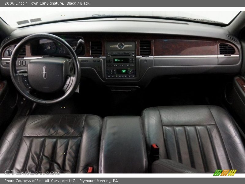 Black / Black 2006 Lincoln Town Car Signature