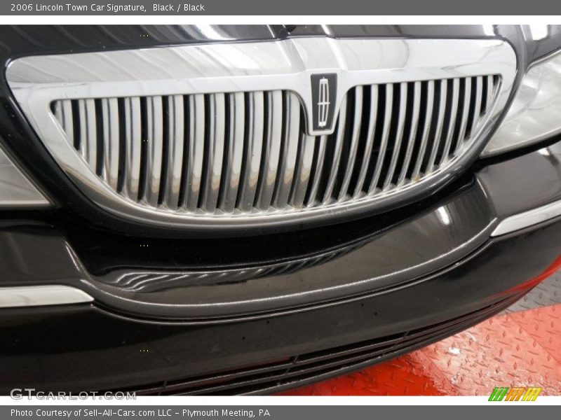 Black / Black 2006 Lincoln Town Car Signature