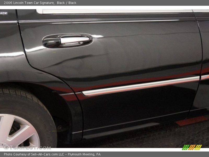 Black / Black 2006 Lincoln Town Car Signature