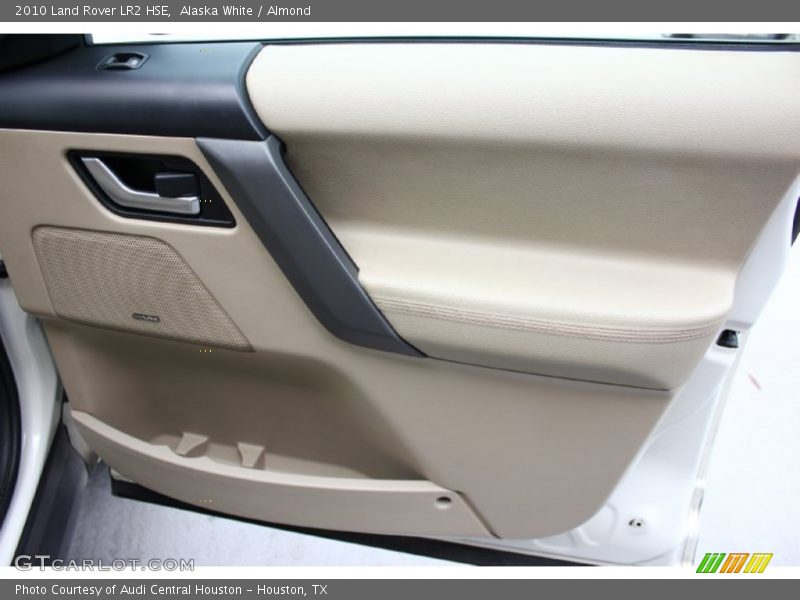 Alaska White / Almond 2010 Land Rover LR2 HSE