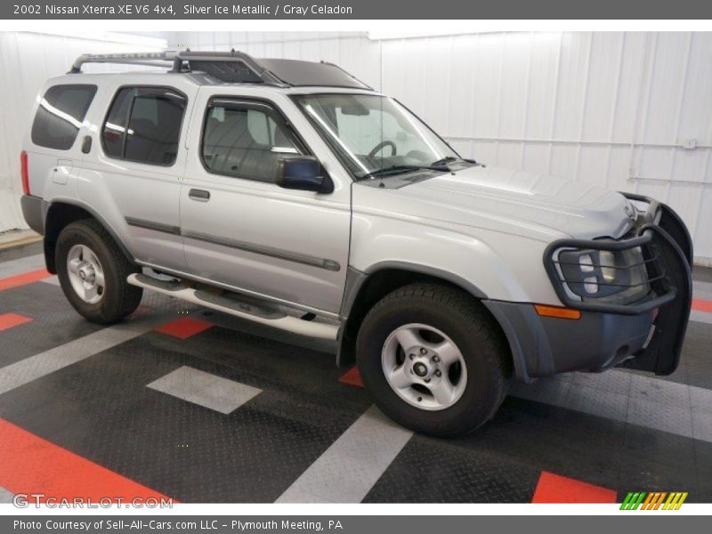 Silver Ice Metallic / Gray Celadon 2002 Nissan Xterra XE V6 4x4