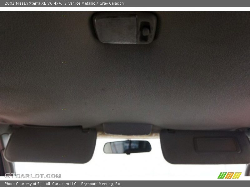 Silver Ice Metallic / Gray Celadon 2002 Nissan Xterra XE V6 4x4