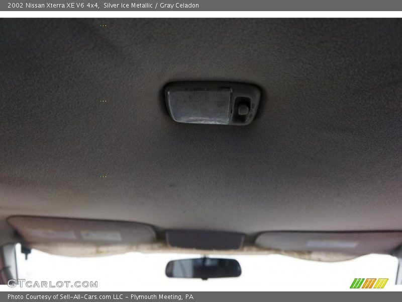 Silver Ice Metallic / Gray Celadon 2002 Nissan Xterra XE V6 4x4