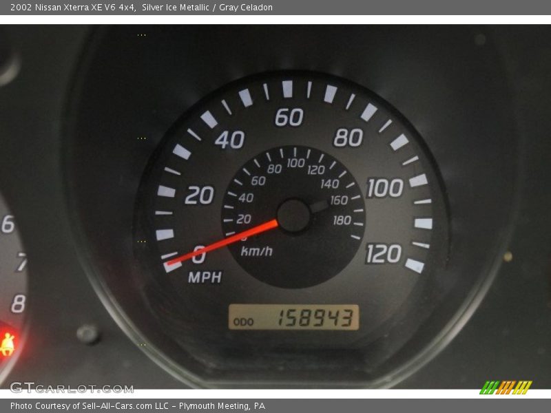 Silver Ice Metallic / Gray Celadon 2002 Nissan Xterra XE V6 4x4