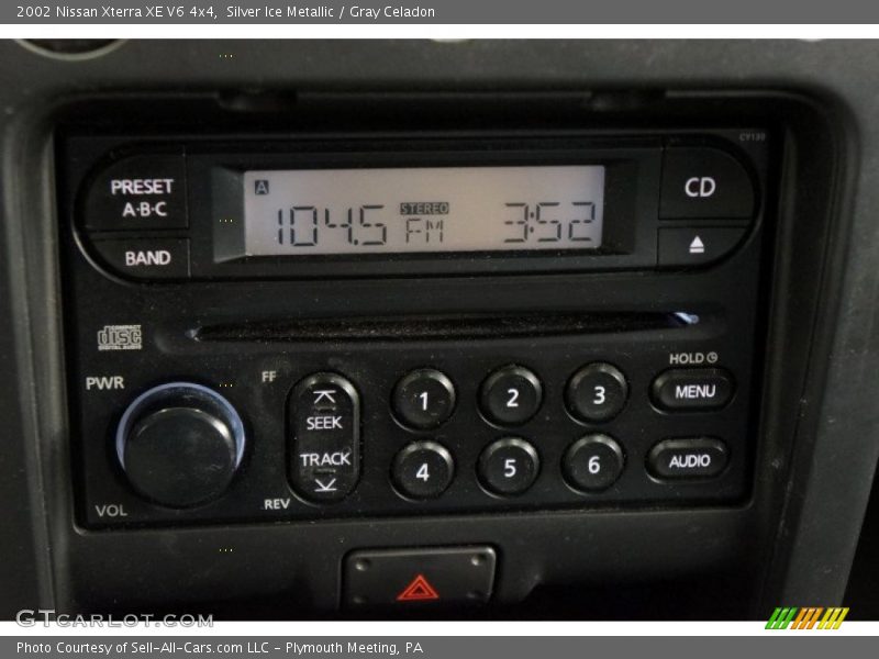 Silver Ice Metallic / Gray Celadon 2002 Nissan Xterra XE V6 4x4