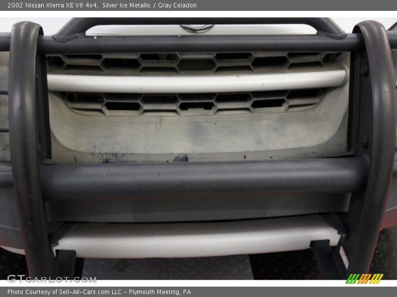 Silver Ice Metallic / Gray Celadon 2002 Nissan Xterra XE V6 4x4