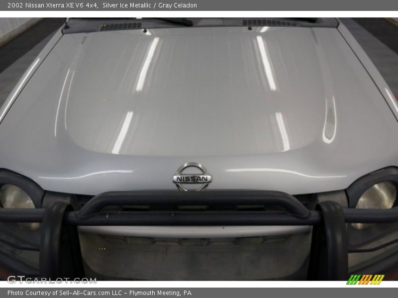 Silver Ice Metallic / Gray Celadon 2002 Nissan Xterra XE V6 4x4