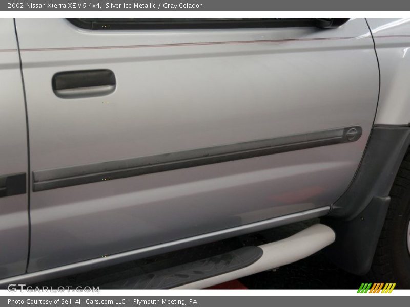 Silver Ice Metallic / Gray Celadon 2002 Nissan Xterra XE V6 4x4