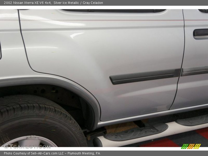 Silver Ice Metallic / Gray Celadon 2002 Nissan Xterra XE V6 4x4