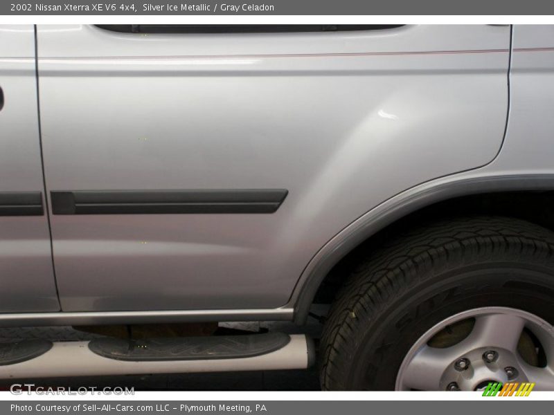 Silver Ice Metallic / Gray Celadon 2002 Nissan Xterra XE V6 4x4