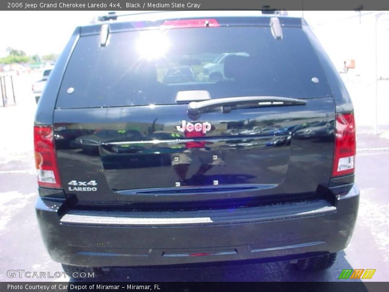 Black / Medium Slate Gray 2006 Jeep Grand Cherokee Laredo 4x4