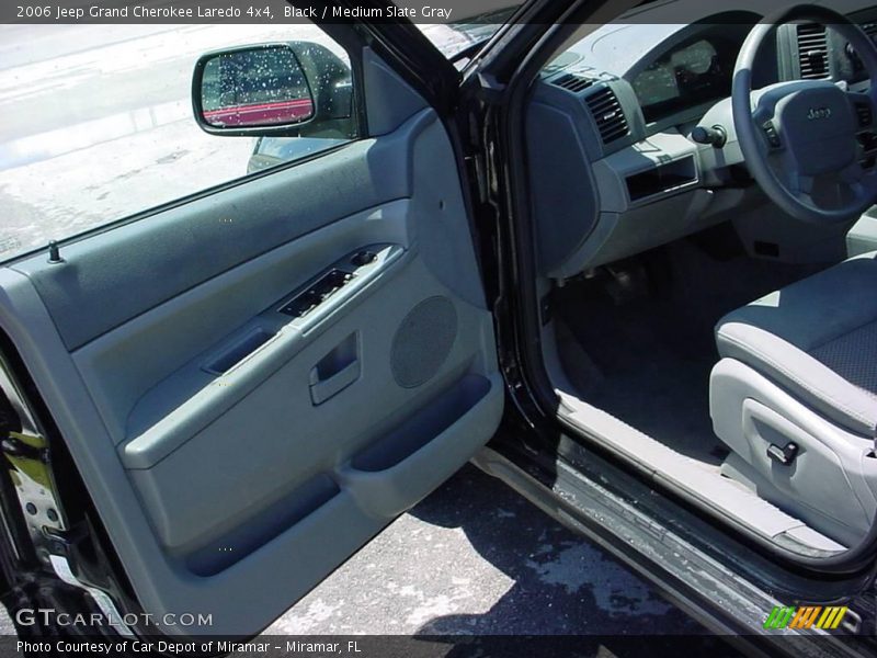 Black / Medium Slate Gray 2006 Jeep Grand Cherokee Laredo 4x4