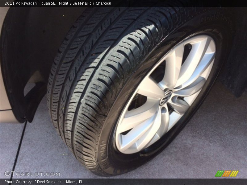 Night Blue Metallic / Charcoal 2011 Volkswagen Tiguan SE