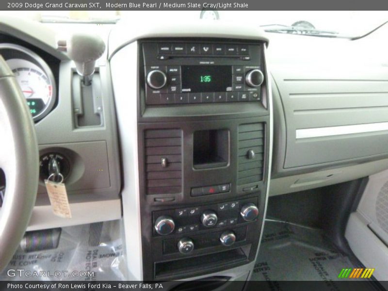 Modern Blue Pearl / Medium Slate Gray/Light Shale 2009 Dodge Grand Caravan SXT