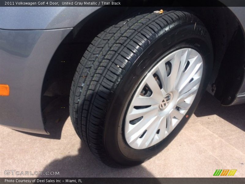 United Gray Metallic / Titan Black 2011 Volkswagen Golf 4 Door