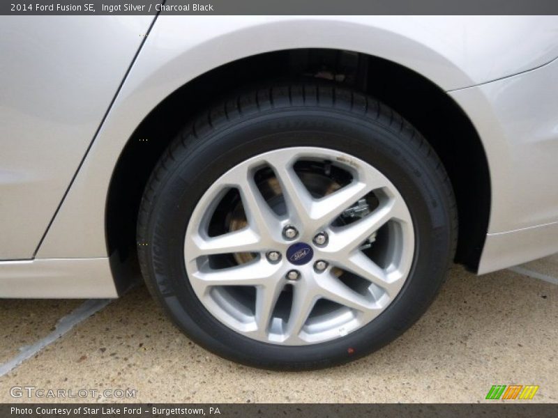 Ingot Silver / Charcoal Black 2014 Ford Fusion SE