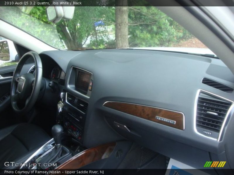 Ibis White / Black 2010 Audi Q5 3.2 quattro