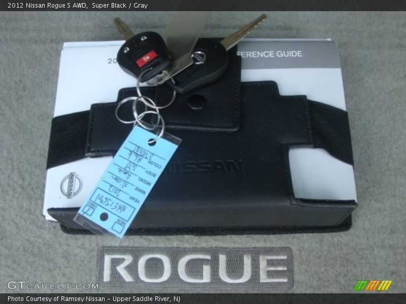 Super Black / Gray 2012 Nissan Rogue S AWD