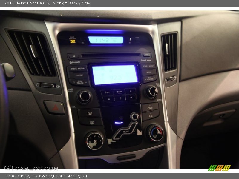 Midnight Black / Gray 2013 Hyundai Sonata GLS