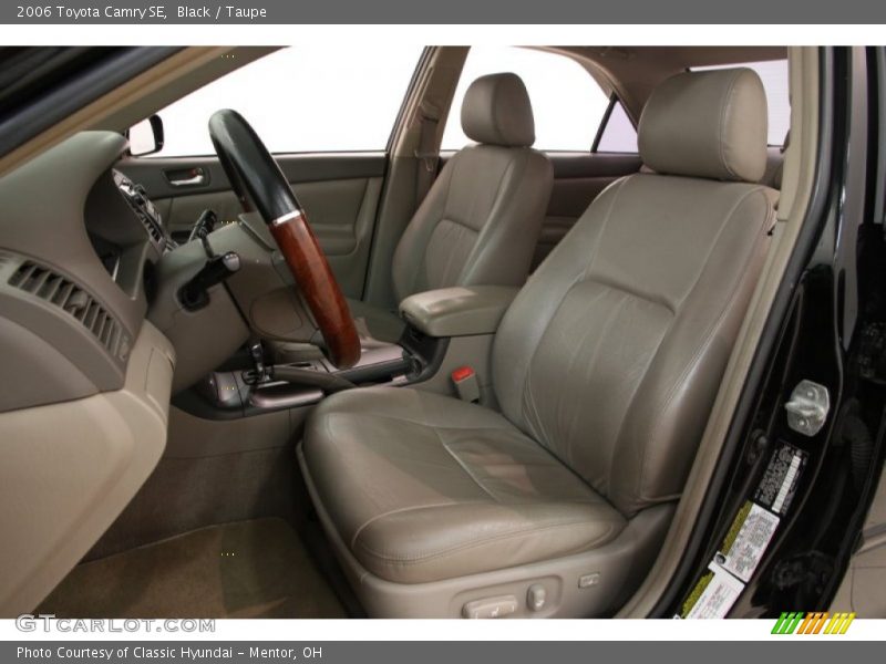  2006 Camry SE Taupe Interior