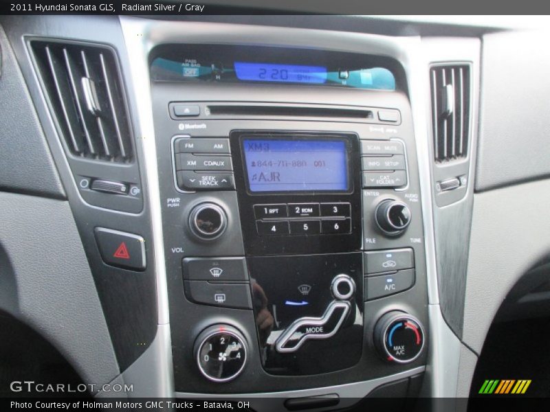 Radiant Silver / Gray 2011 Hyundai Sonata GLS