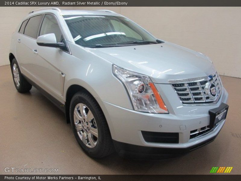 Radiant Silver Metallic / Ebony/Ebony 2014 Cadillac SRX Luxury AWD