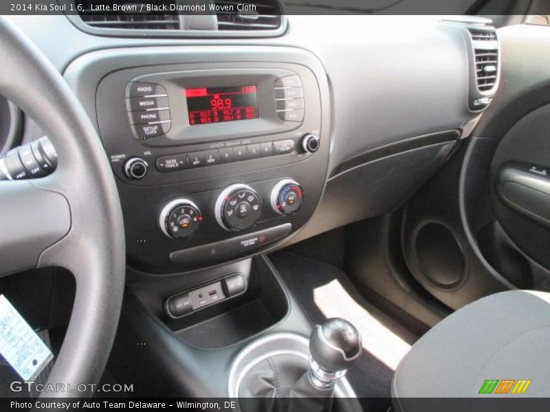 Latte Brown / Black Diamond Woven Cloth 2014 Kia Soul 1.6