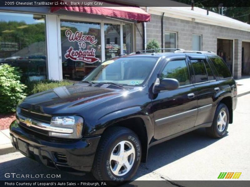 Black / Light Gray 2005 Chevrolet TrailBlazer LS 4x4