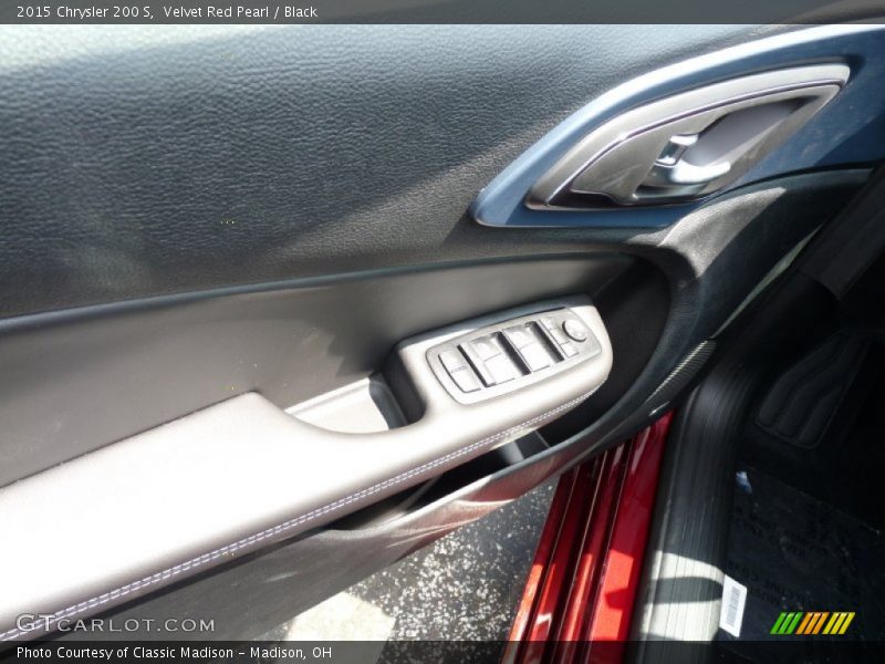 Velvet Red Pearl / Black 2015 Chrysler 200 S