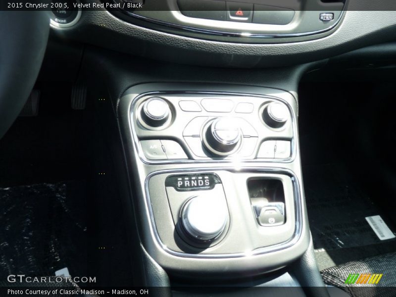 Velvet Red Pearl / Black 2015 Chrysler 200 S