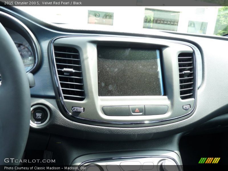 Velvet Red Pearl / Black 2015 Chrysler 200 S