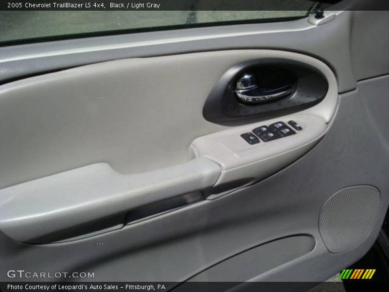 Black / Light Gray 2005 Chevrolet TrailBlazer LS 4x4