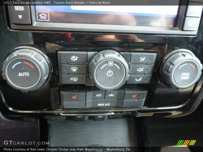 Tuxedo Black Metallic / Charcoal Black 2011 Ford Escape Limited 4WD