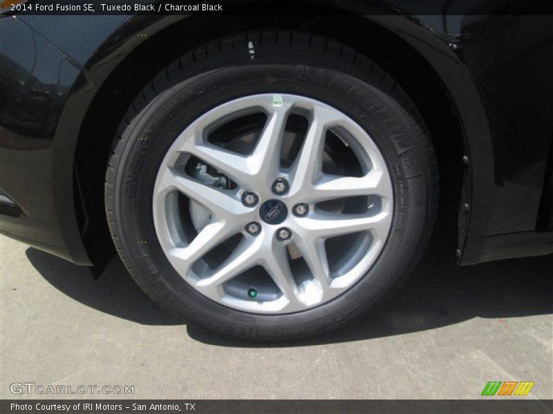 Tuxedo Black / Charcoal Black 2014 Ford Fusion SE