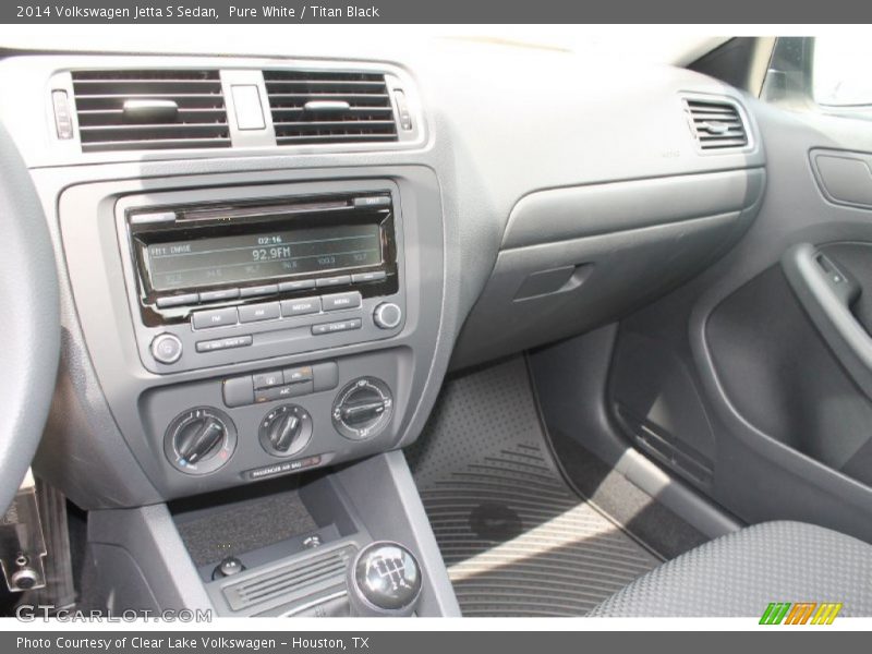 Pure White / Titan Black 2014 Volkswagen Jetta S Sedan