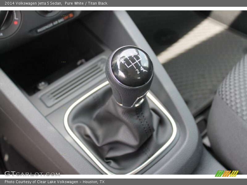 Pure White / Titan Black 2014 Volkswagen Jetta S Sedan