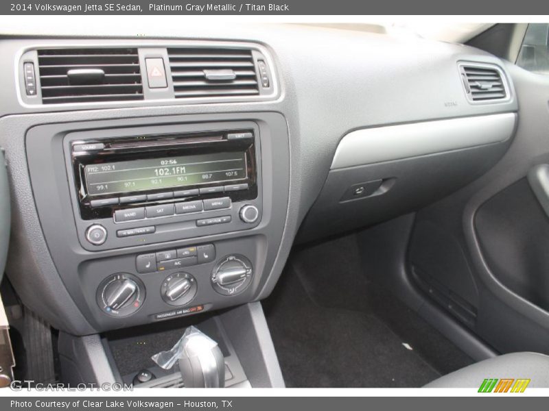 Platinum Gray Metallic / Titan Black 2014 Volkswagen Jetta SE Sedan