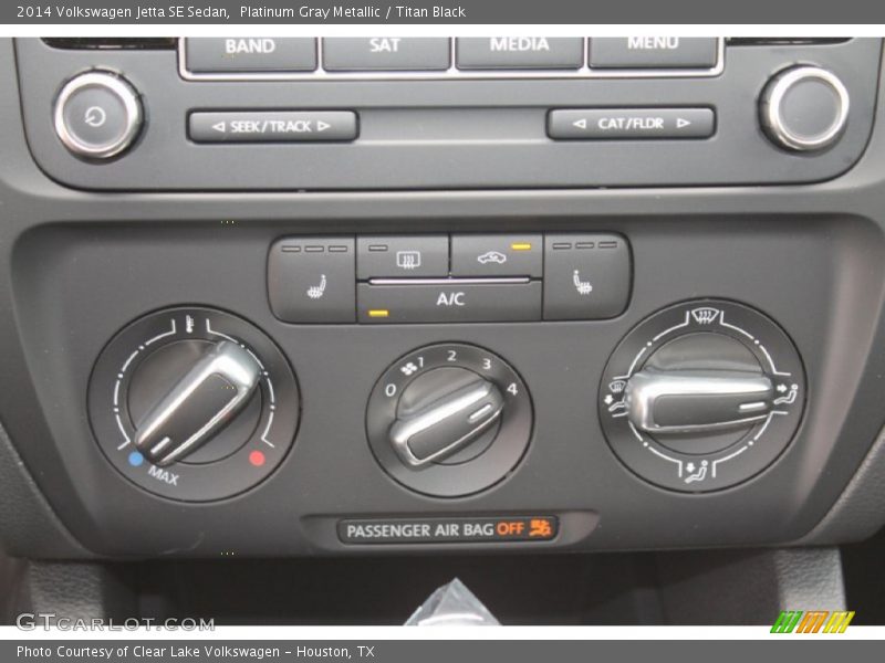 Platinum Gray Metallic / Titan Black 2014 Volkswagen Jetta SE Sedan
