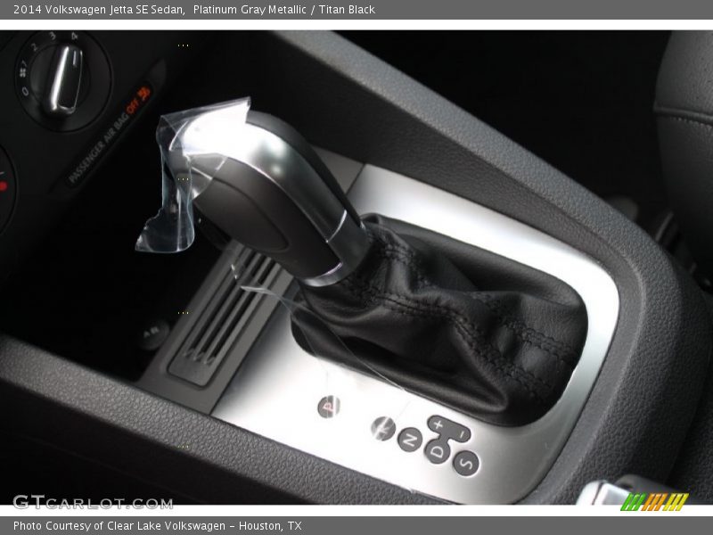 Platinum Gray Metallic / Titan Black 2014 Volkswagen Jetta SE Sedan