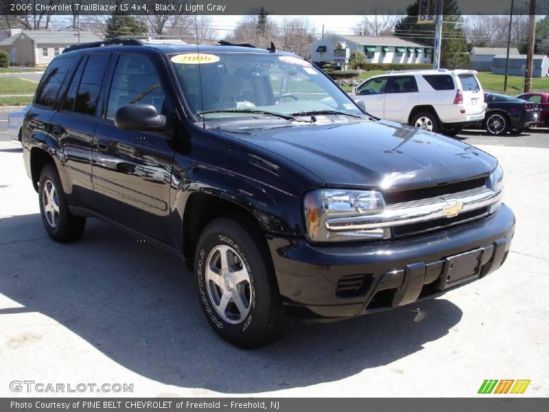 Black / Light Gray 2006 Chevrolet TrailBlazer LS 4x4