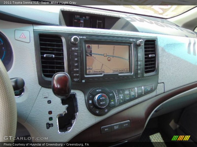 Super White / Light Gray 2011 Toyota Sienna XLE
